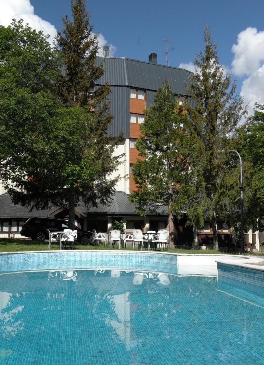 Hotel Or Blanc Espot Esterno foto