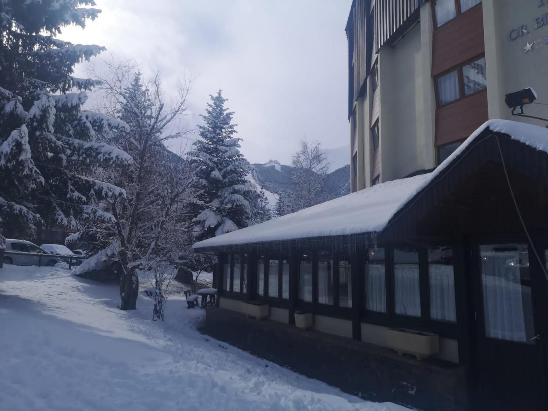 Hotel Or Blanc Espot Esterno foto